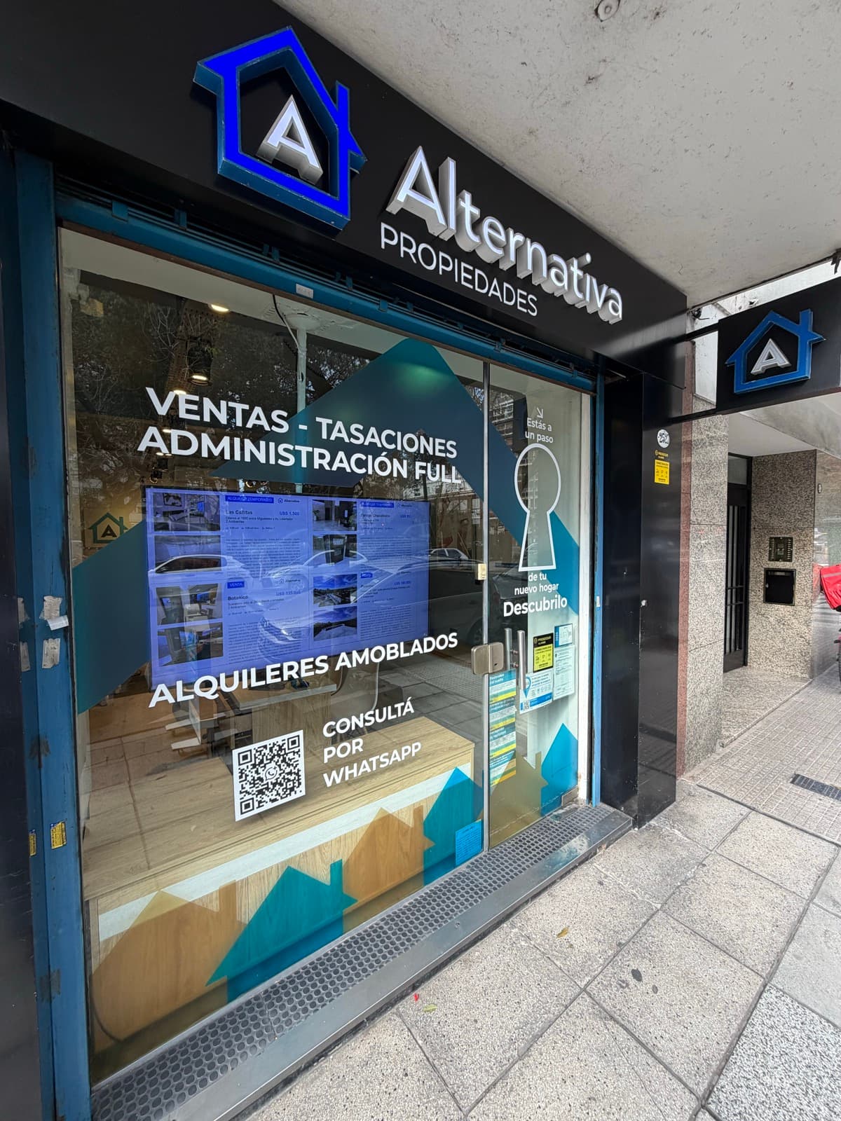 Frente de la oficina de Alternativa Propiedades en Salguero 2527, Palermo, CABA